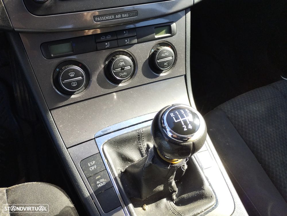 VW Passat 1.9 TDi Confortline - 5