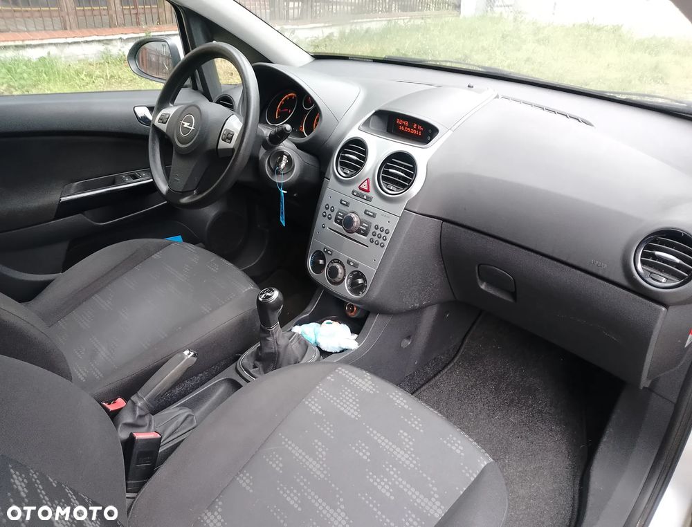 Opel Corsa 1.2 16V Edition - 19