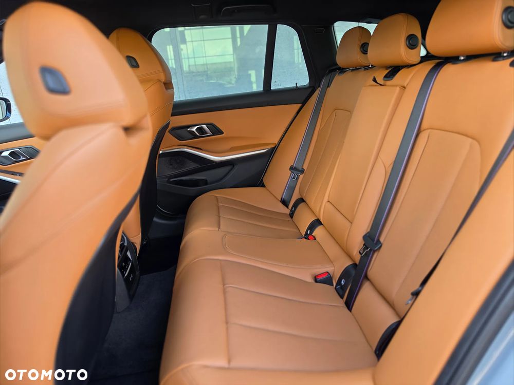 BMW Seria 3 320d xDrive mHEV M Sport - 32