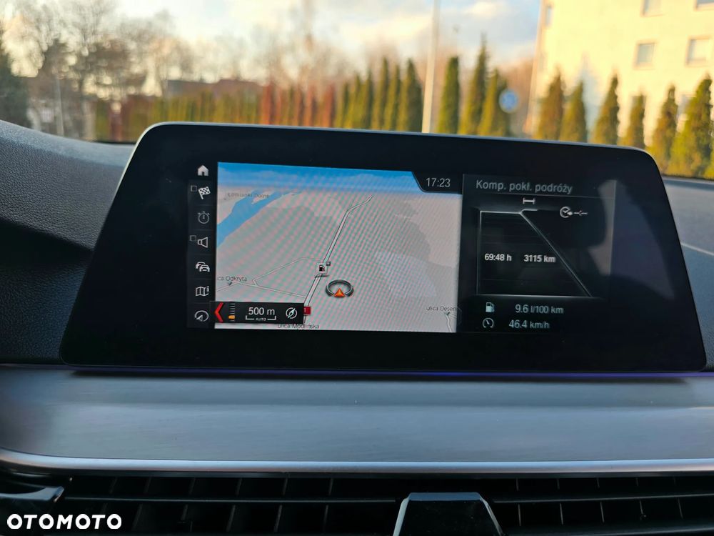 BMW Seria 5 530i xDrive Luxury Line sport - 33
