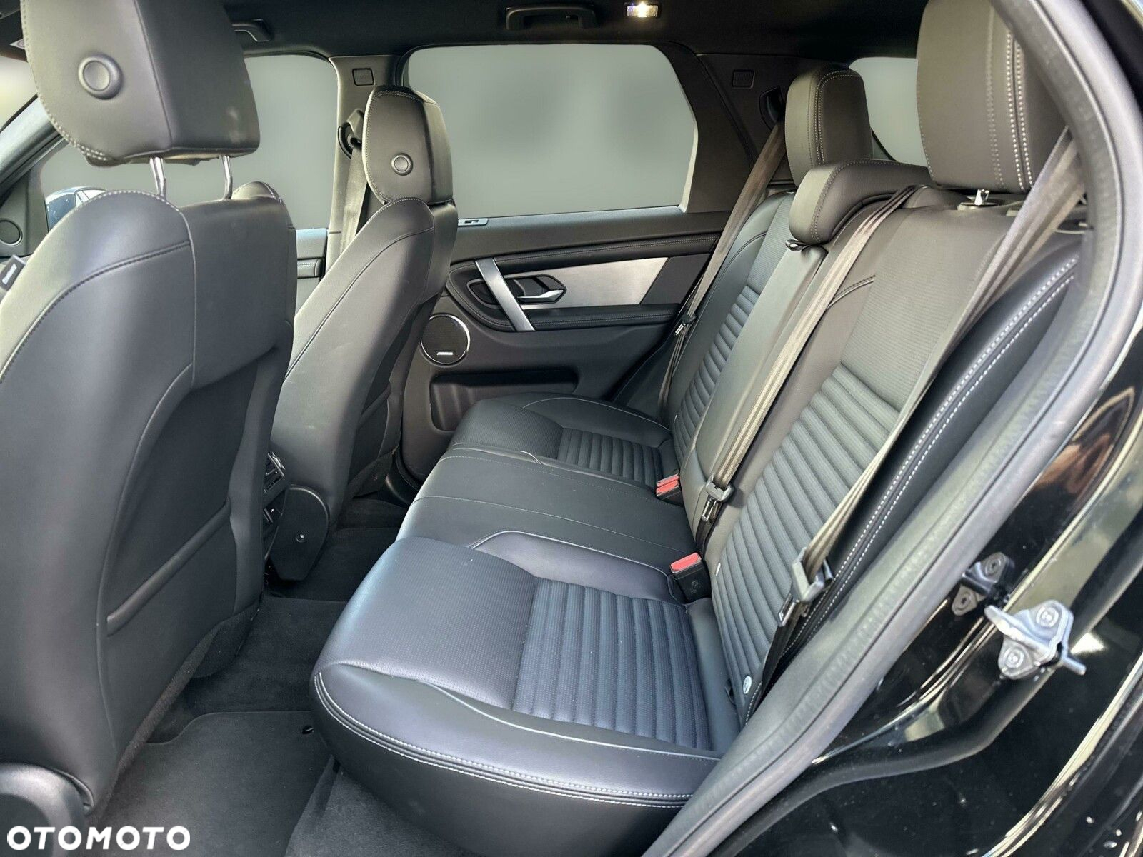 Land Rover Discovery Sport - 12