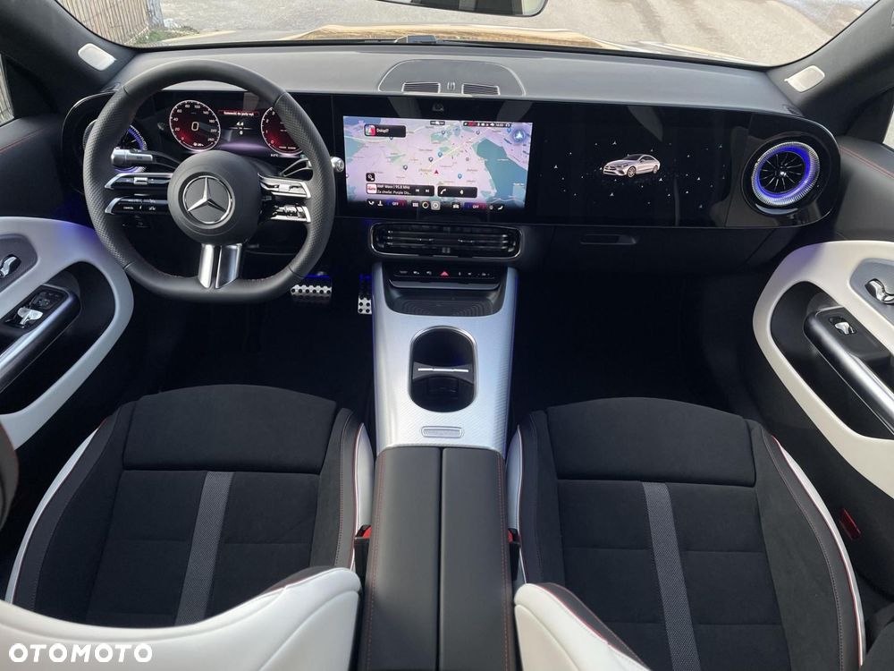 Mercedes-Benz CLA - 12