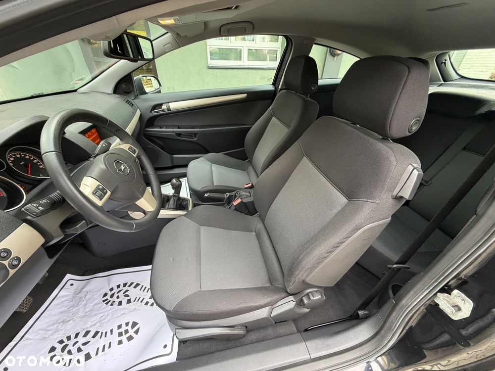 Opel Astra 1.6 Edition - 17
