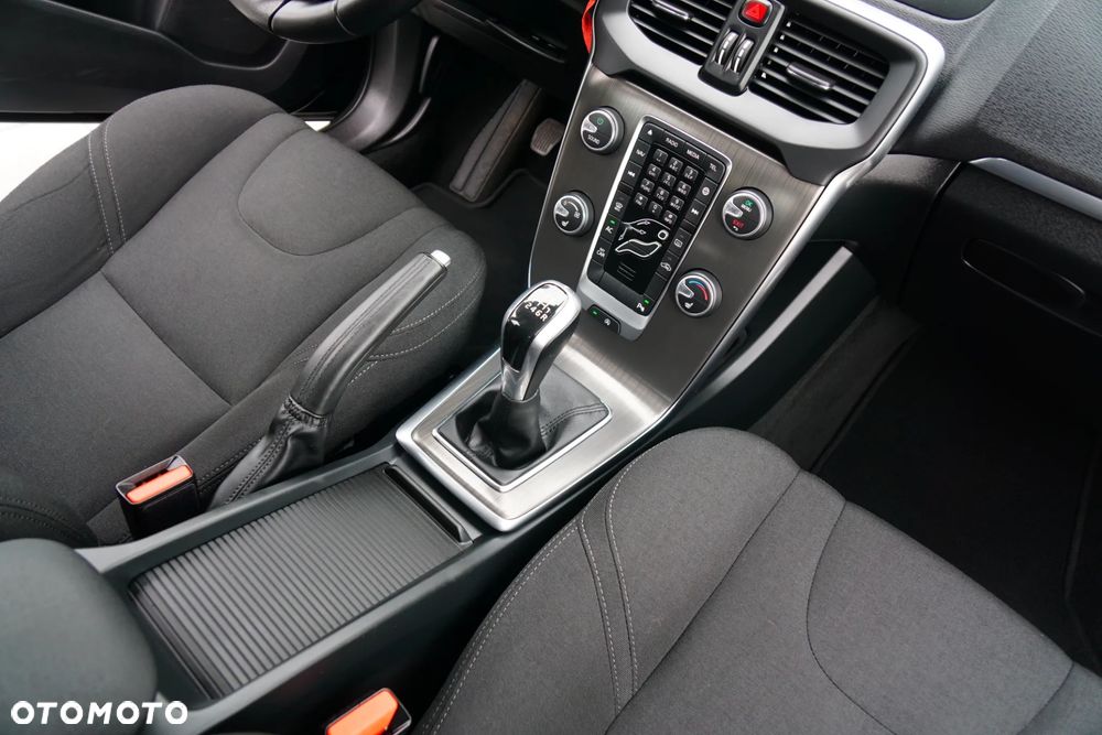 Volvo V40 D2 Linje You - 36