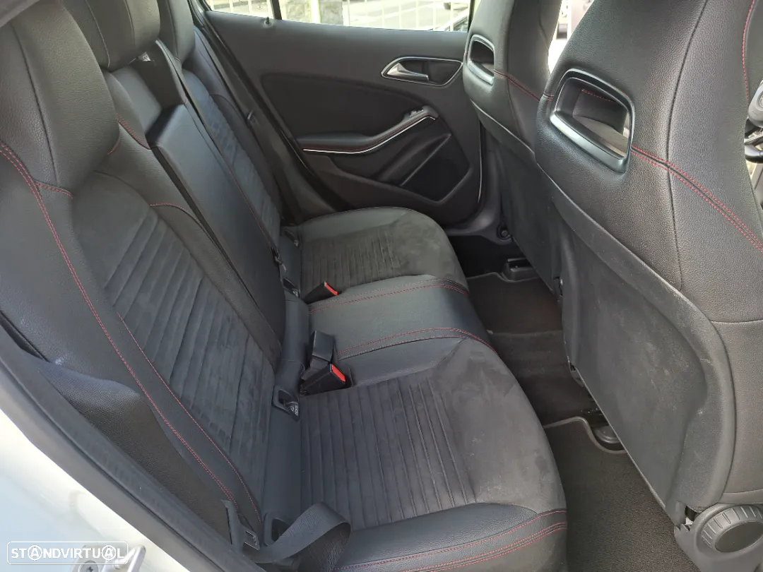Mercedes-Benz GLA 180 d AMG Line - 21