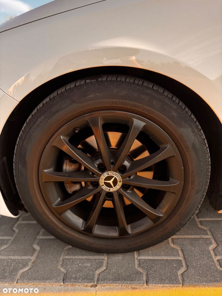 Mercedes-Benz Klasa A 200 7G-DCT - 11