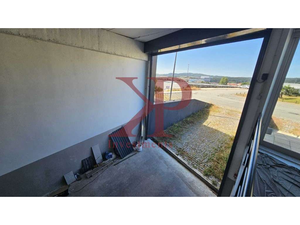 Comercial Venda Santo Tirso - Grande imagem: 4/26