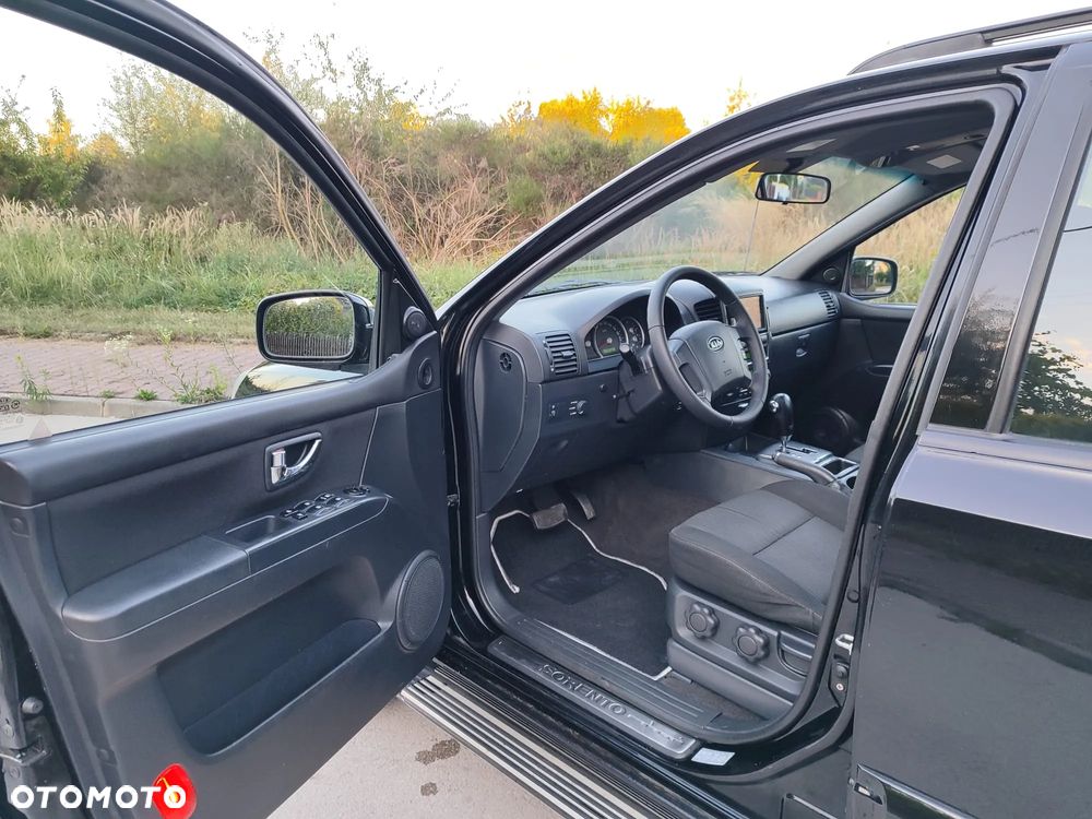 Kia Sorento 3.3 V6 LX - 11