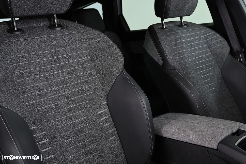Peugeot 5008 1.2 Hybrid Allure e-DCS6 - 27