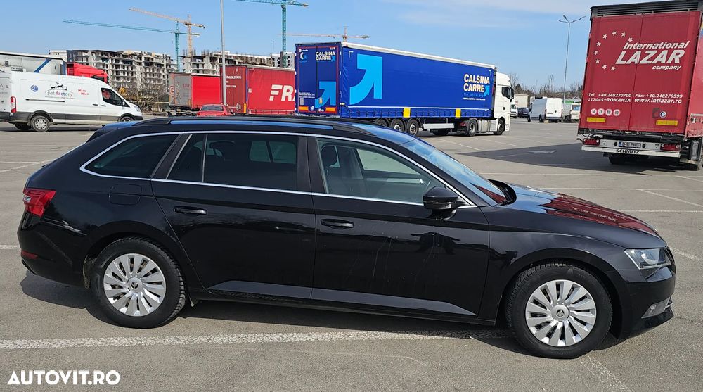 Skoda Superb 2.0 TDI DSG Ambition - 4