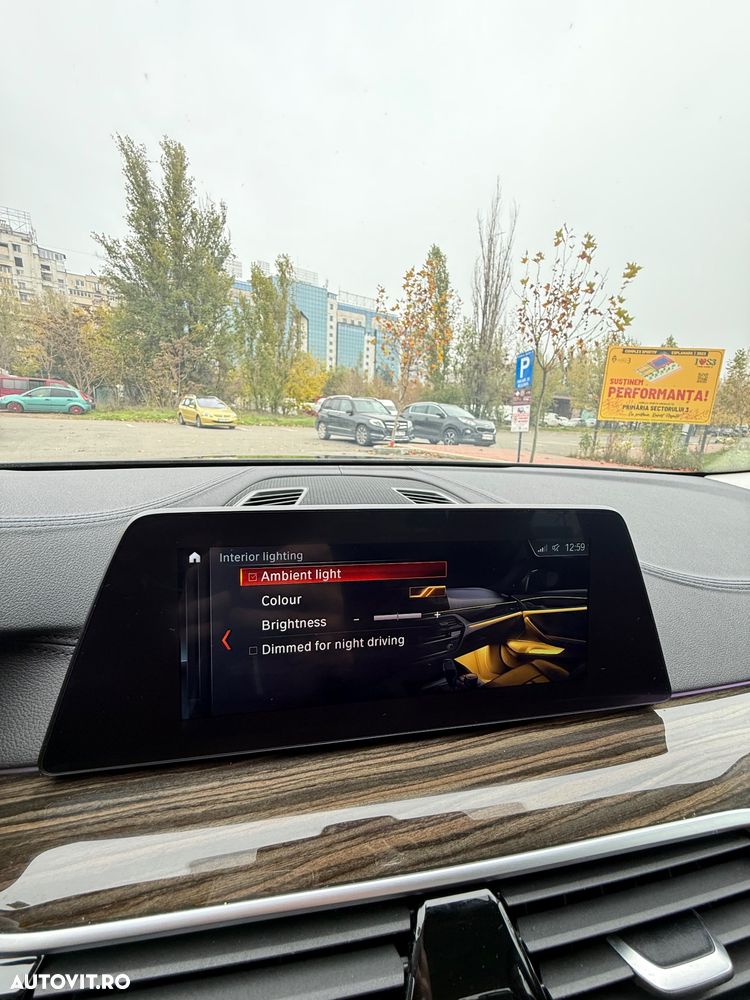 BMW Seria 5 520i AT - 27