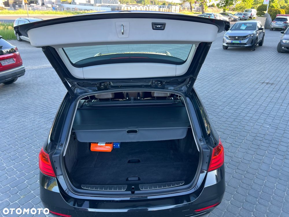BMW Seria 3 318d Luxury Line - 23