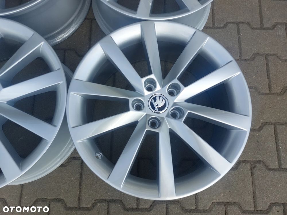 SKODA SUPERB FELGI ALUFELGI OE 5E0601025Q 7.5J ET51 R18 5X112 JAK NOWE - 3