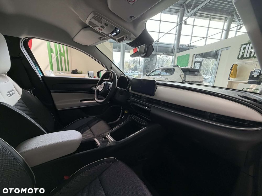 Fiat 600 1.2 Turbo La Prima eDCT - 2