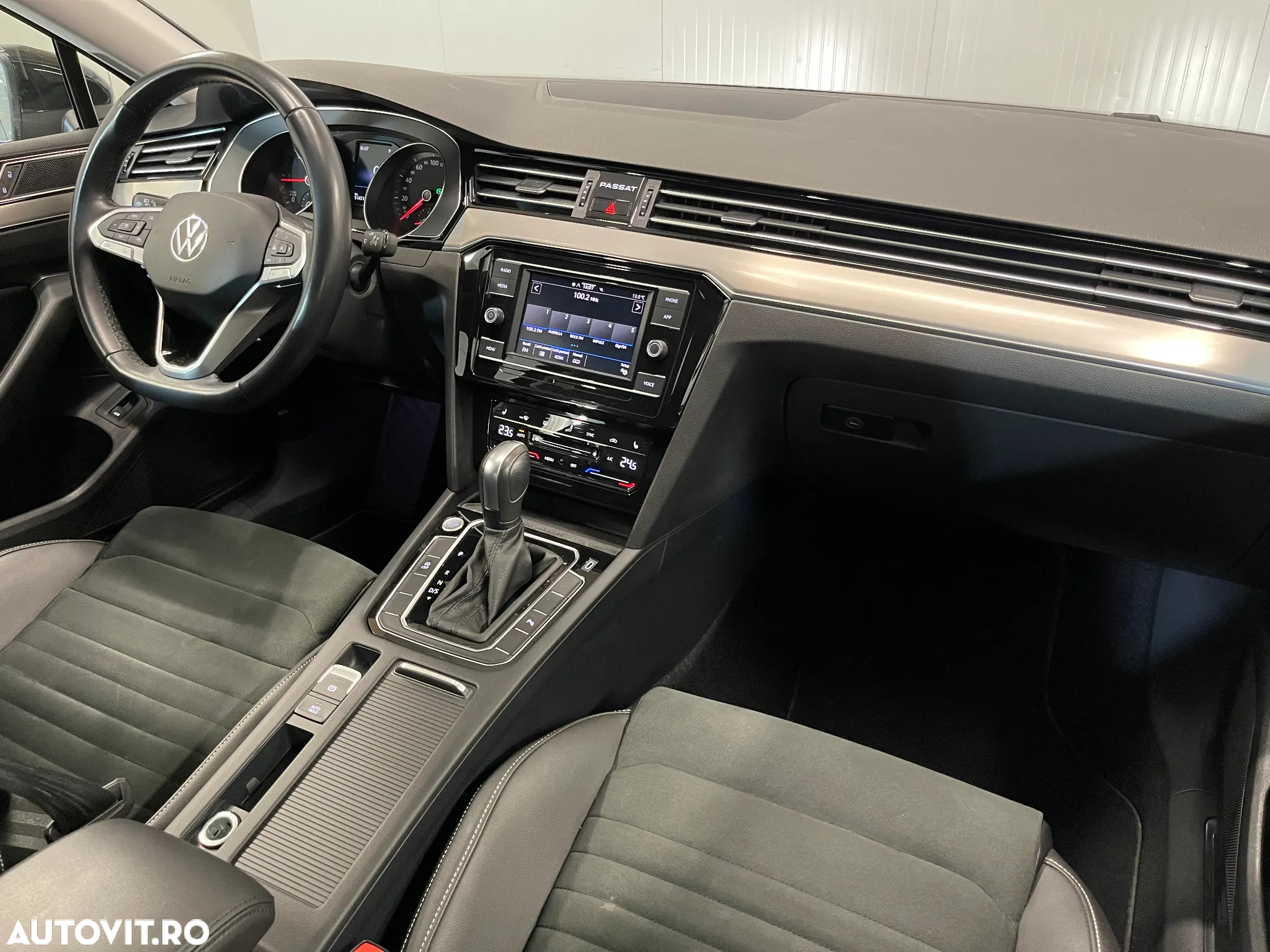 Volkswagen Passat 2.0 TDI DSG Highline - 8
