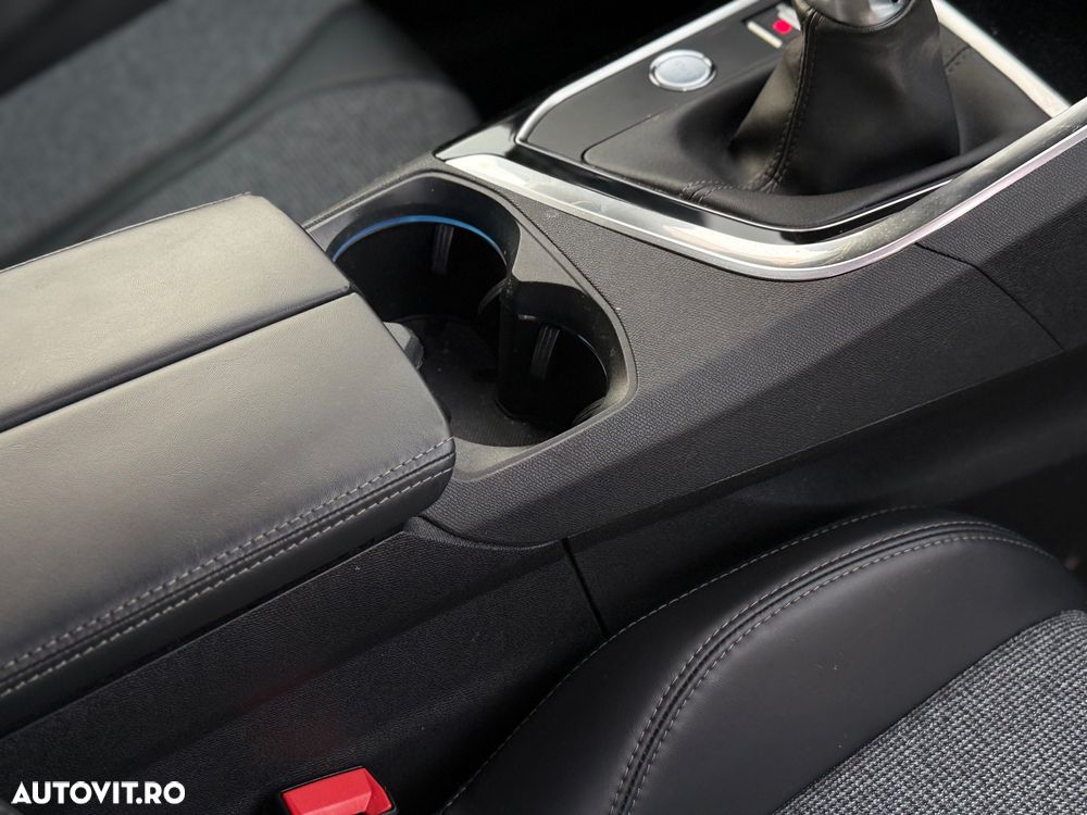 Peugeot 3008 PureTech 130 Stop & Start GPF Active Pack - 16