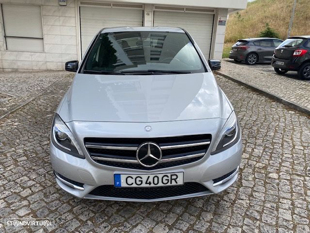 Mercedes-Benz B 180 d AMG Line - 2