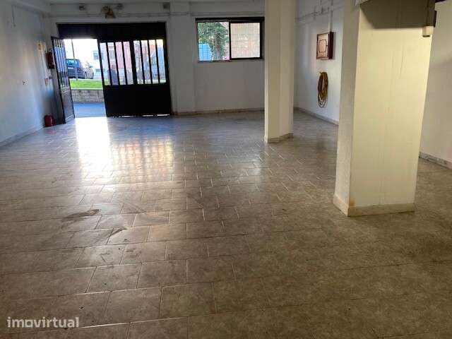 Armazém para arrendar em Queluz de Baixo - Grande imagem: 2/3