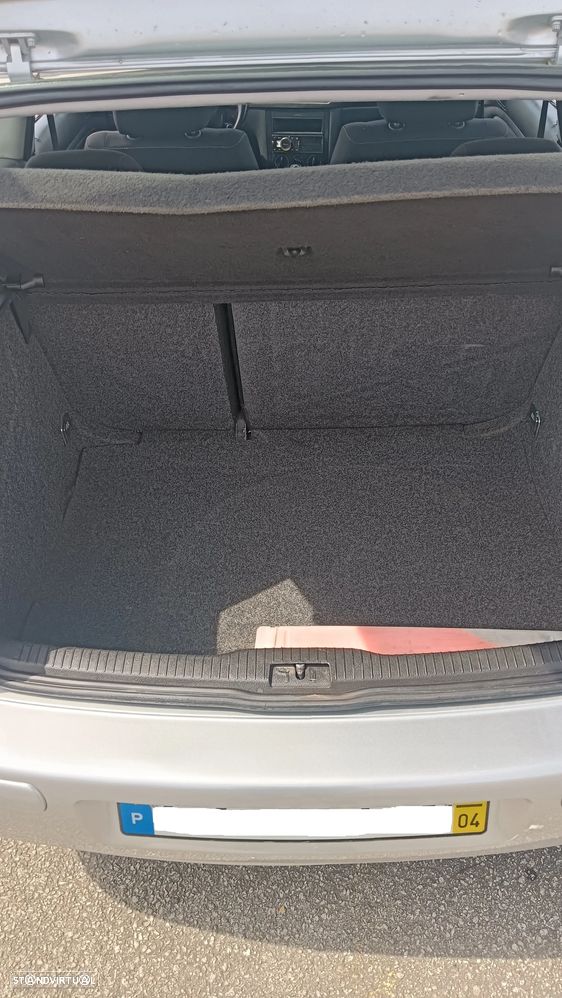 VW Golf 1.9 TDi Highline - 19