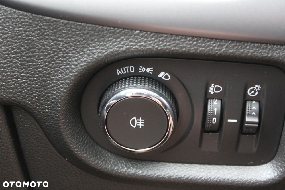 Opel Astra 1.6 D (CDTI) Dynamic - 27