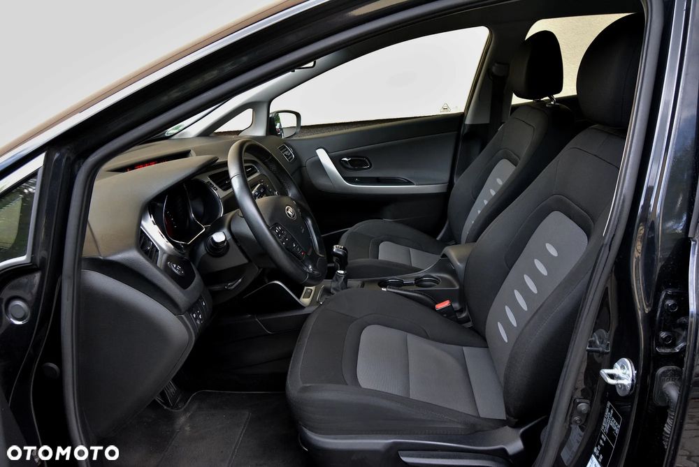 Kia Ceed 1.6 GDI Dream Team Edition - 22