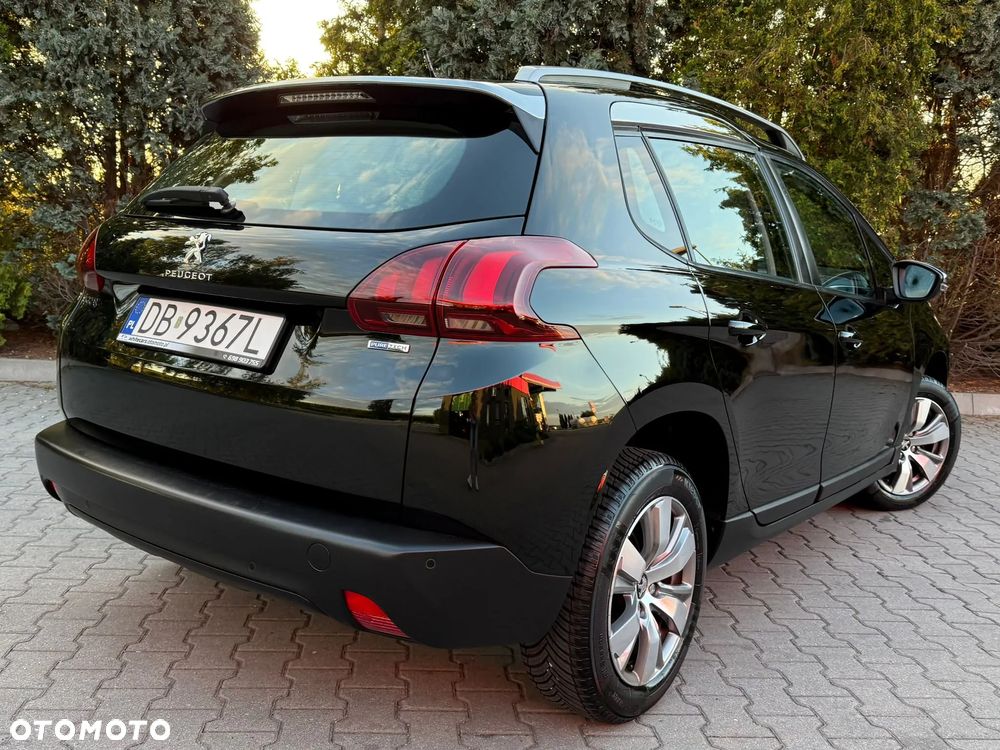 Peugeot 2008 1.2 Pure Tech Allure S&S - 24