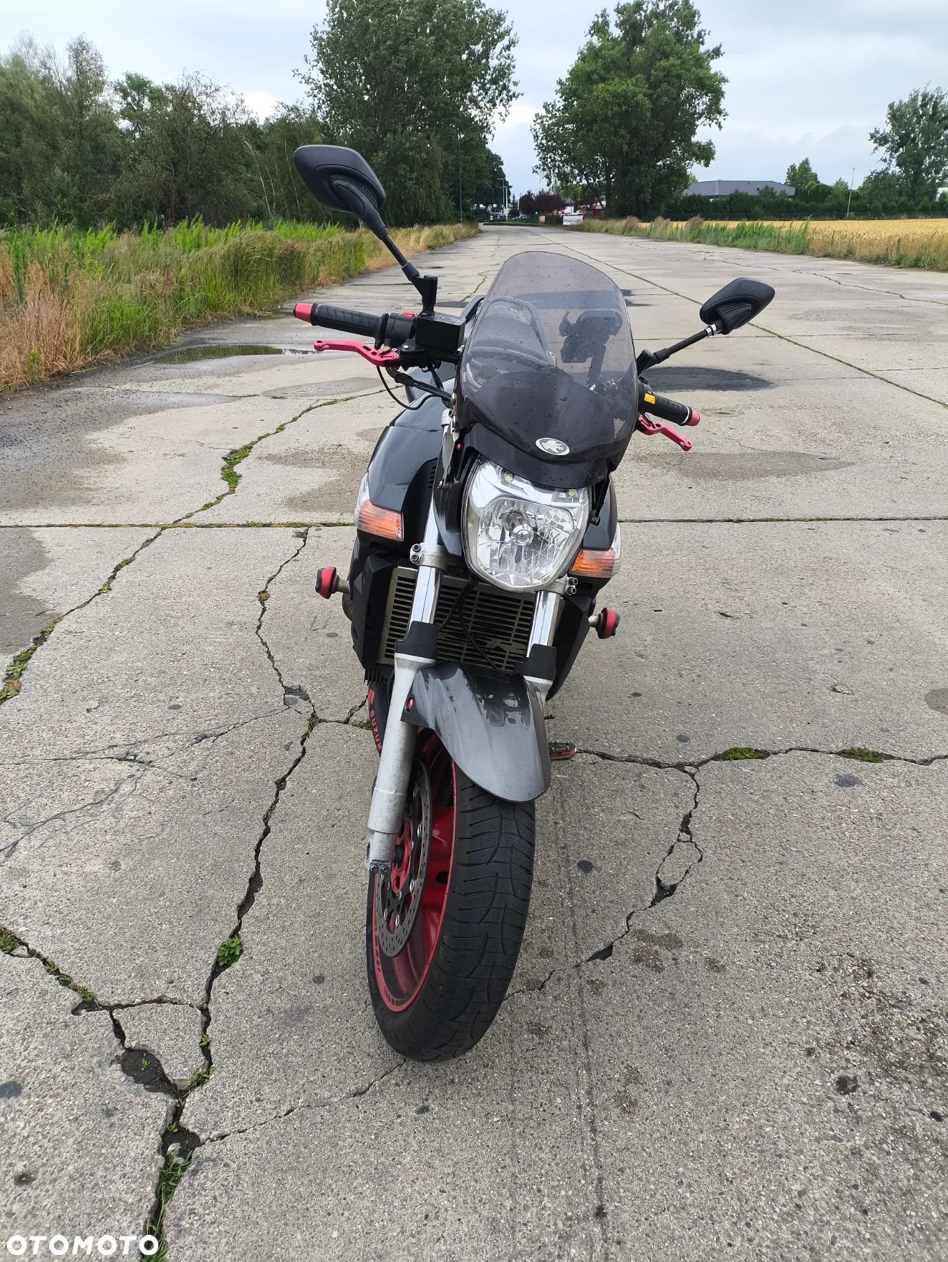 Suzuki GSR - 4