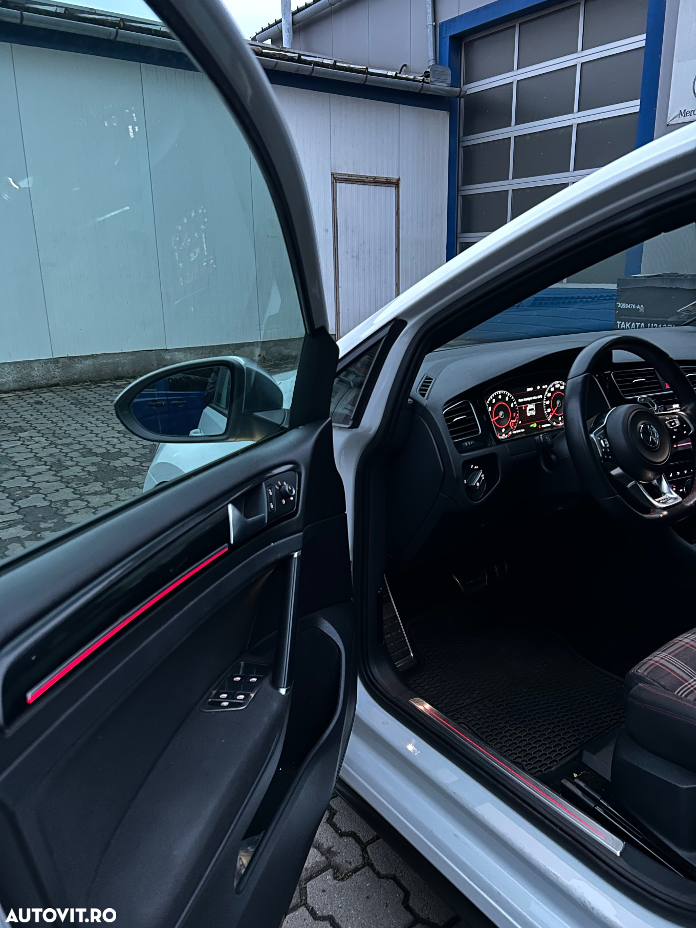Volkswagen Golf 2.0 TSI BMT DSG GTI - 19