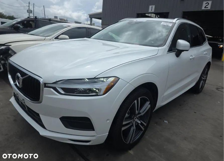 Volvo XC 60 T5 AWD Momentum - 1