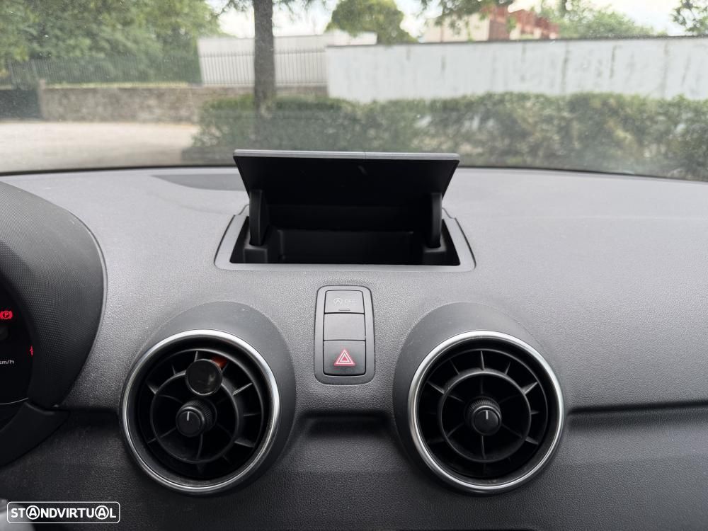 Audi A1 1.6 TDI Ambition - 19
