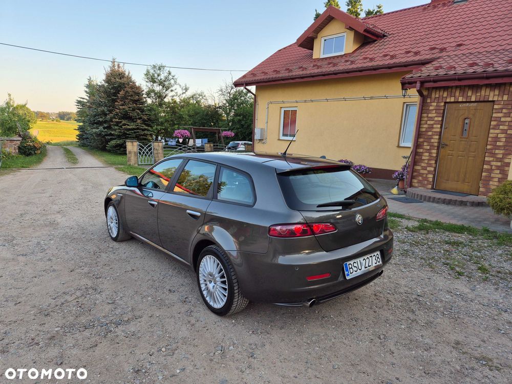 Alfa Romeo 159 - 2