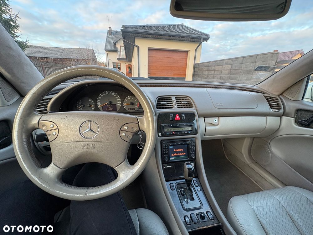 Mercedes-Benz CLK - 12