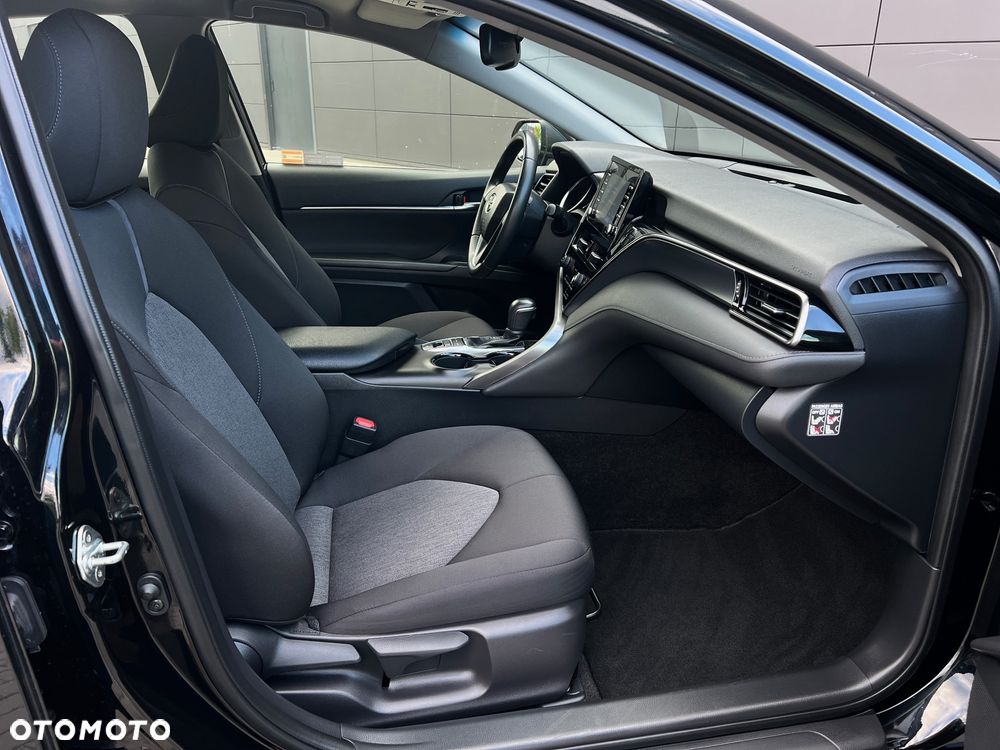 Toyota Camry 2.5 Hybrid Comfort CVT - 37