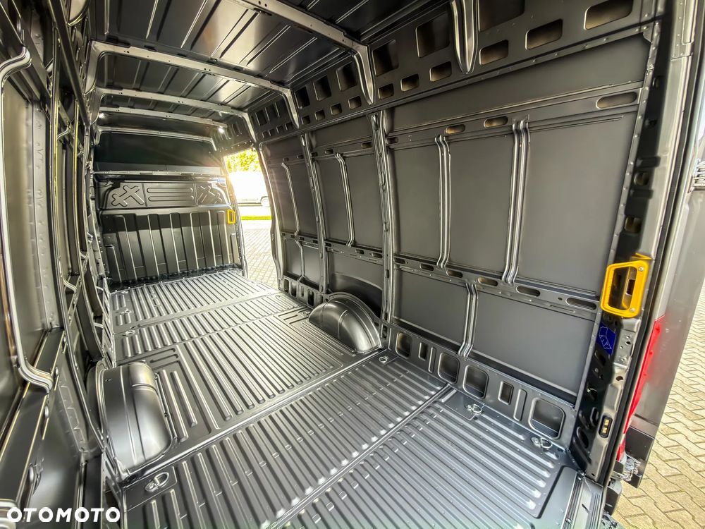 Iveco DAILY 35S18HA8 V - 19