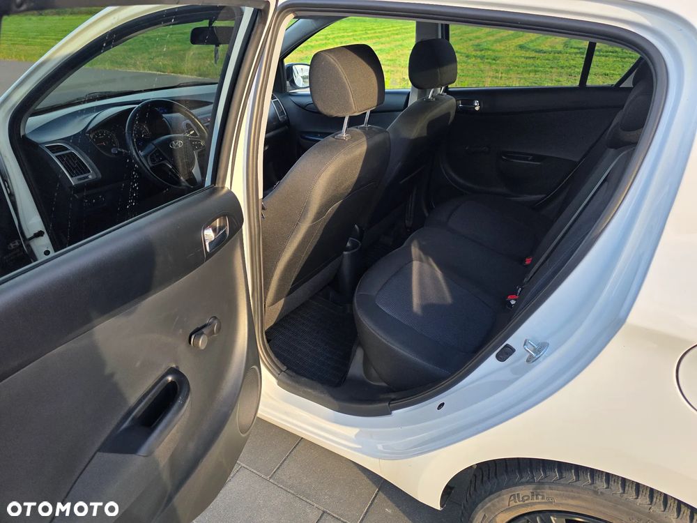 Hyundai i20 - 13