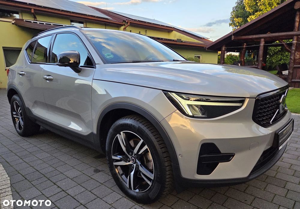 Volvo XC 40 B3 B DKG Plus Black Edition - 13