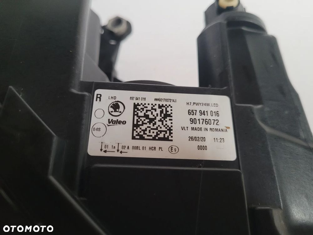 Skoda Scala lampa przód prawa led - 5