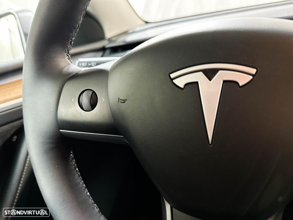 Tesla Model Y Long Range Dual Motor AWD - 41