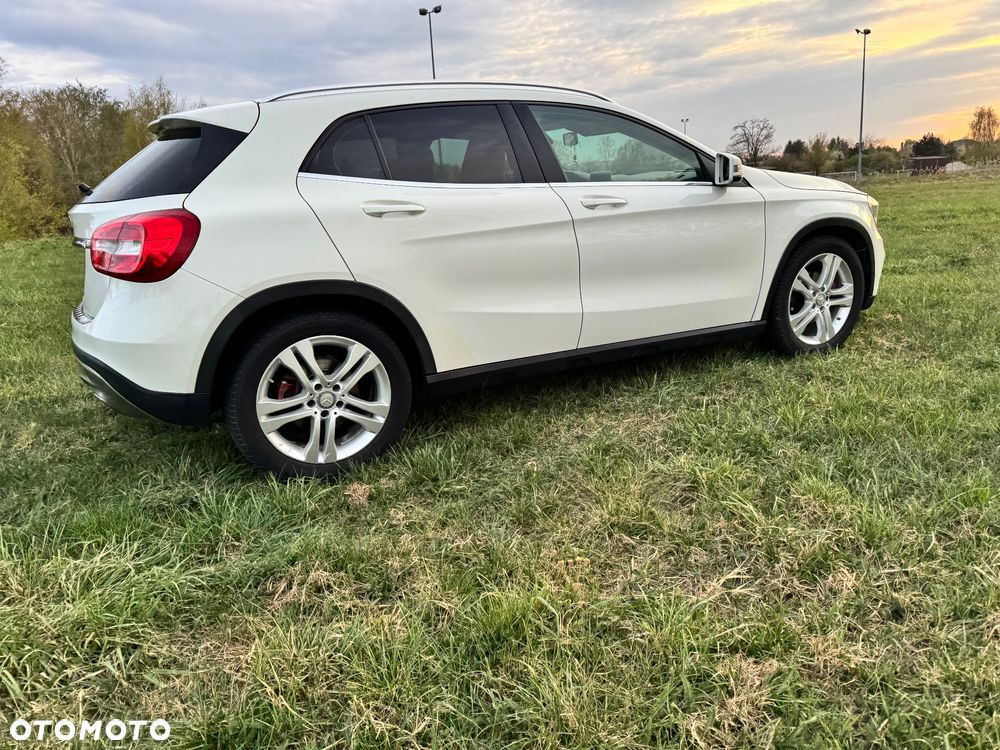 Mercedes-Benz GLA 200 7G-DCT SCORE - 7