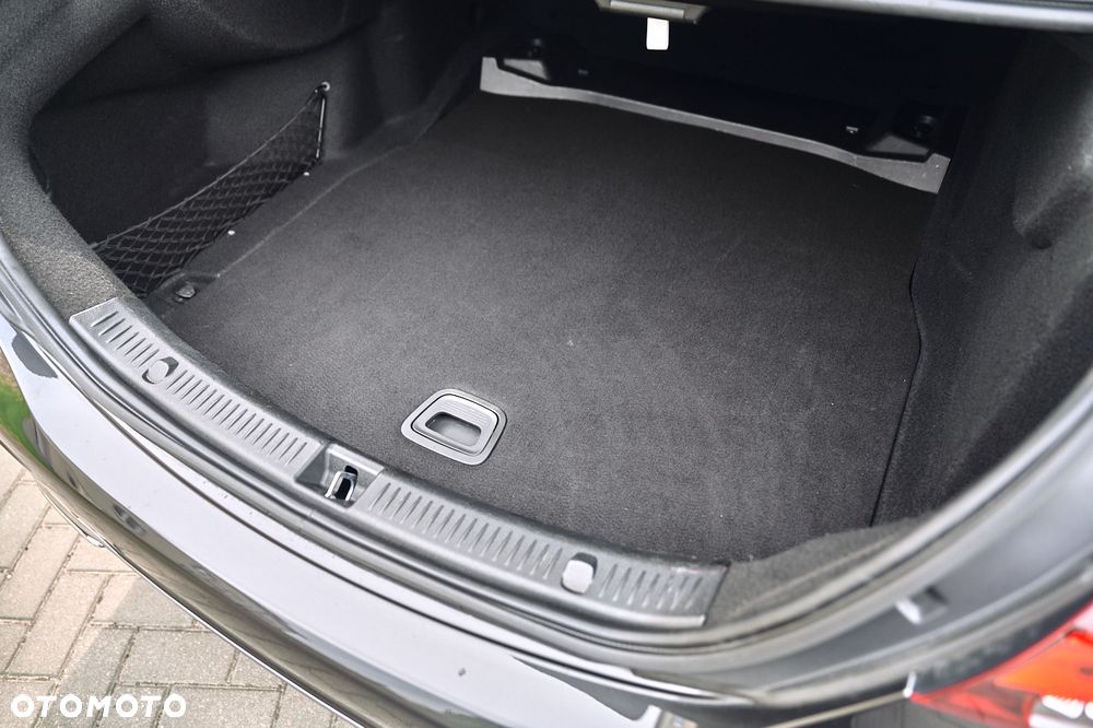 Mercedes-Benz Klasa E 220 d 9G-TRONIC - 17