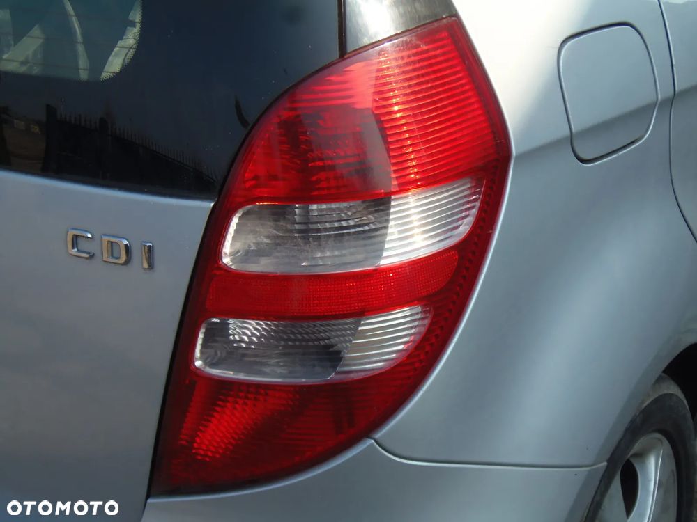 LAMPA PRAWA TYLNA MERCEDES A KLASA W169 - 1