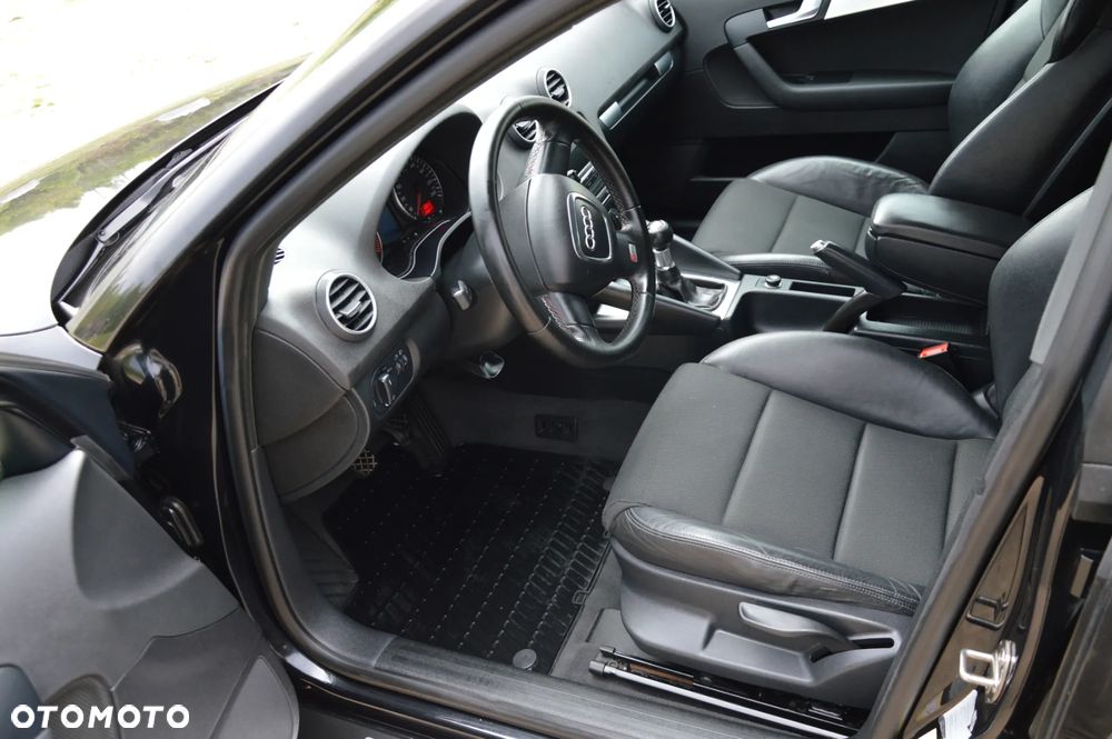 Audi A3 Sportback 2.0 TDI DPF S line Sportpaket plus - 12