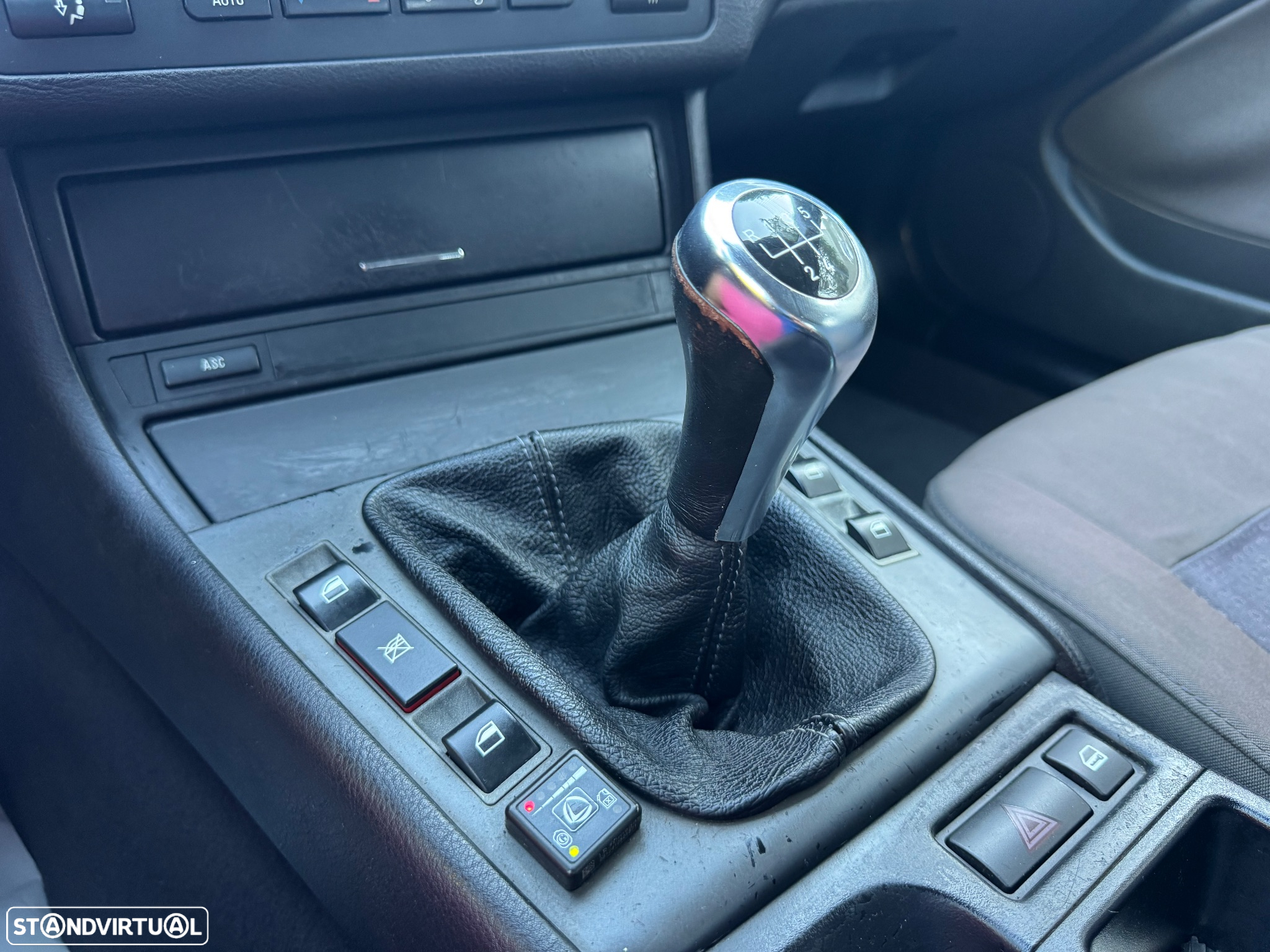 BMW 318 i Touring - 26