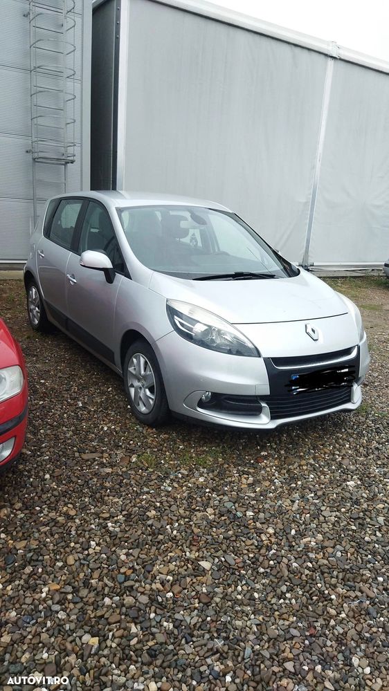 Renault Scenic - 1