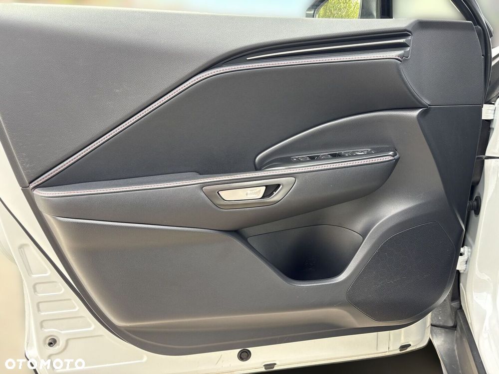 Lexus LBX 1.5 Hybrid Emotion - 11