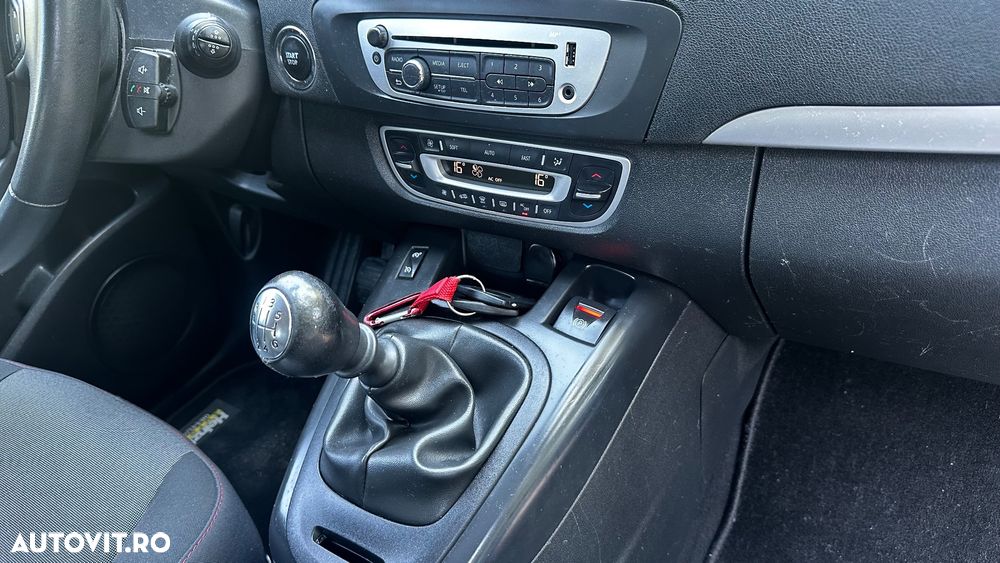 Renault Scenic - 19