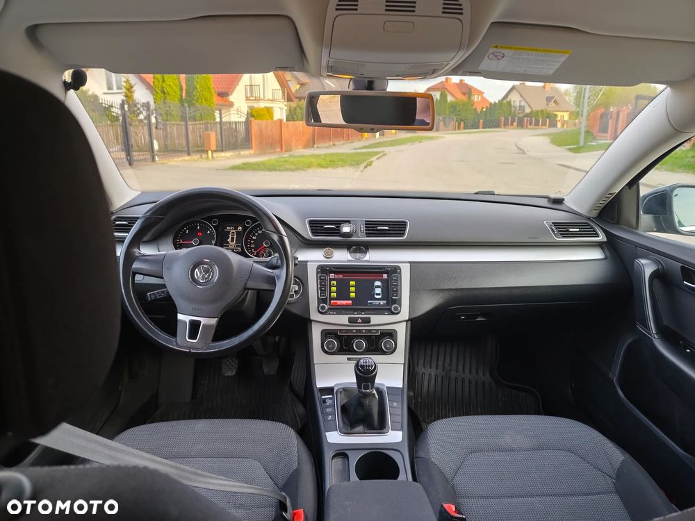 Volkswagen Passat 2.0 TDI Comfortline - 10