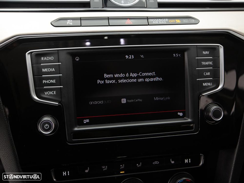 VW Passat Variant 2.0 TDI Confortline DSG - 27