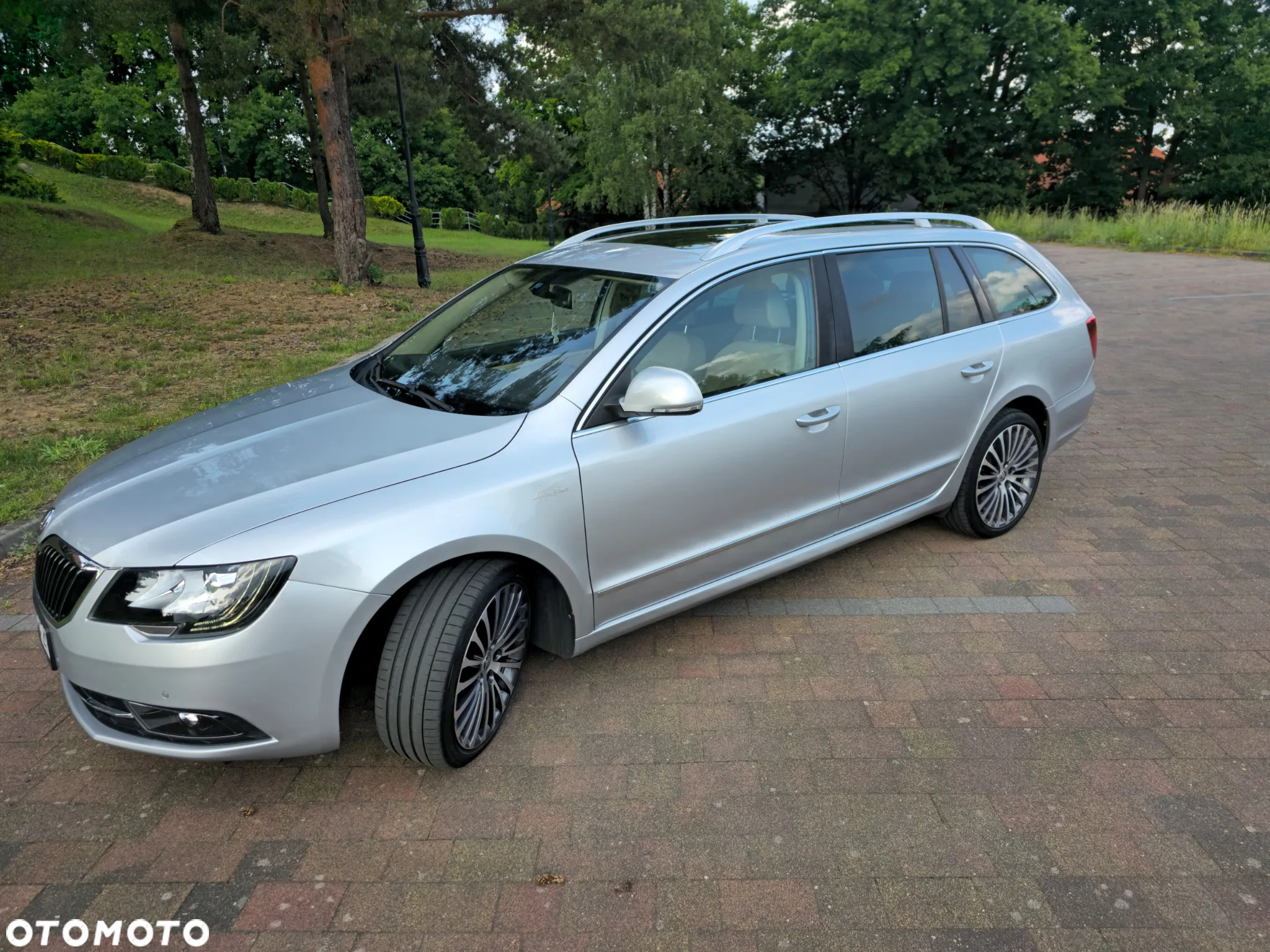 Skoda Superb 2.0 TDI 4x4 L&K DSG - 10