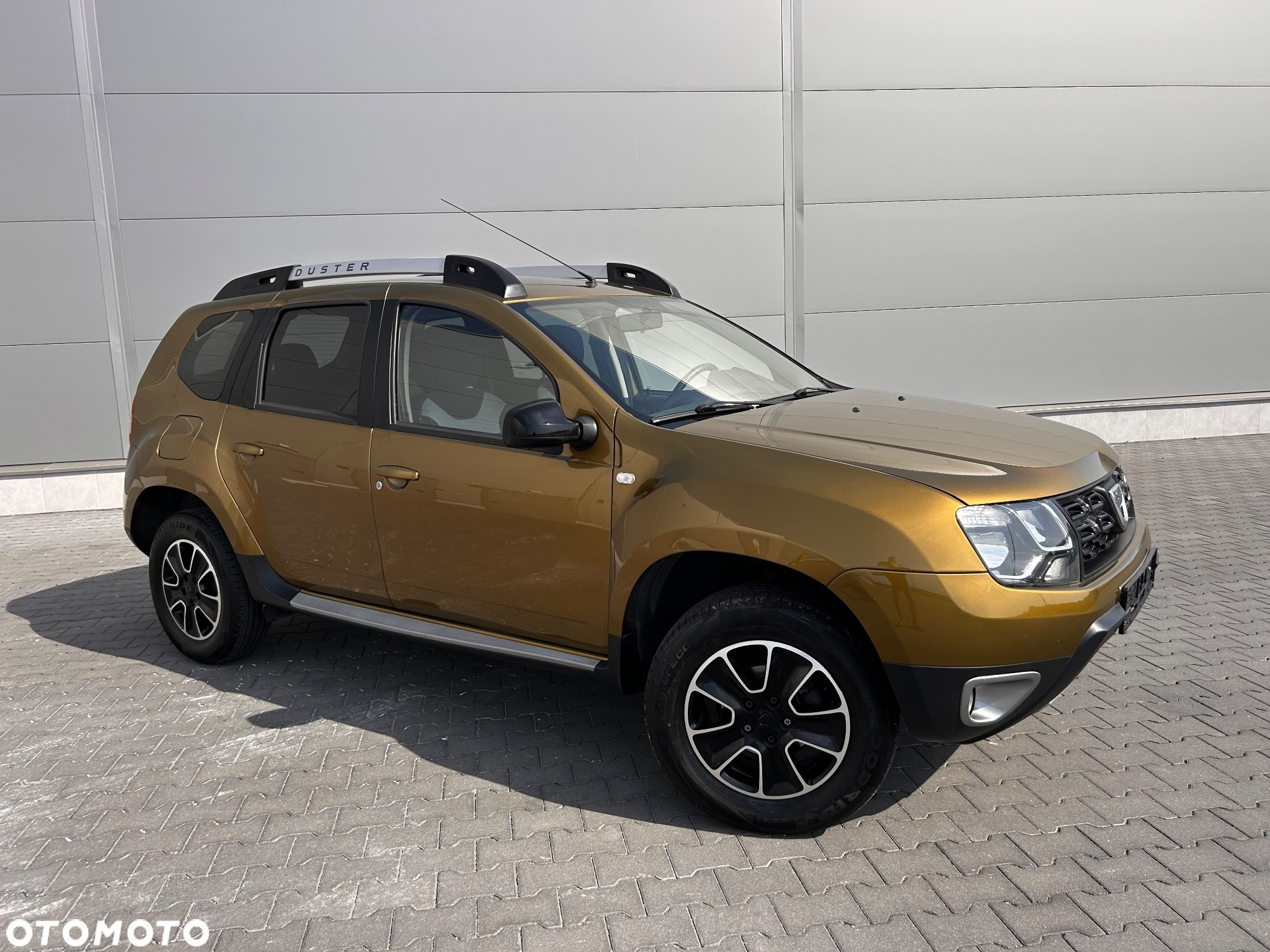 Dacia Duster 1.6 SCe Laureate S&S - 7
